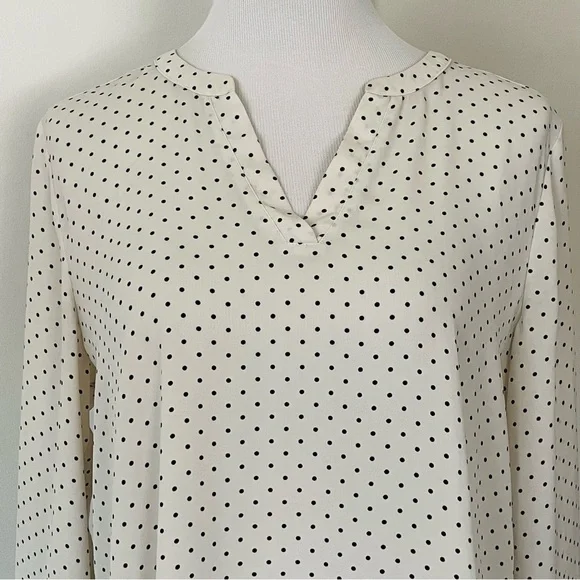 Maurice’s Women's Cream Polka Dot Popover Blouse Size L - Picture 4 of 15